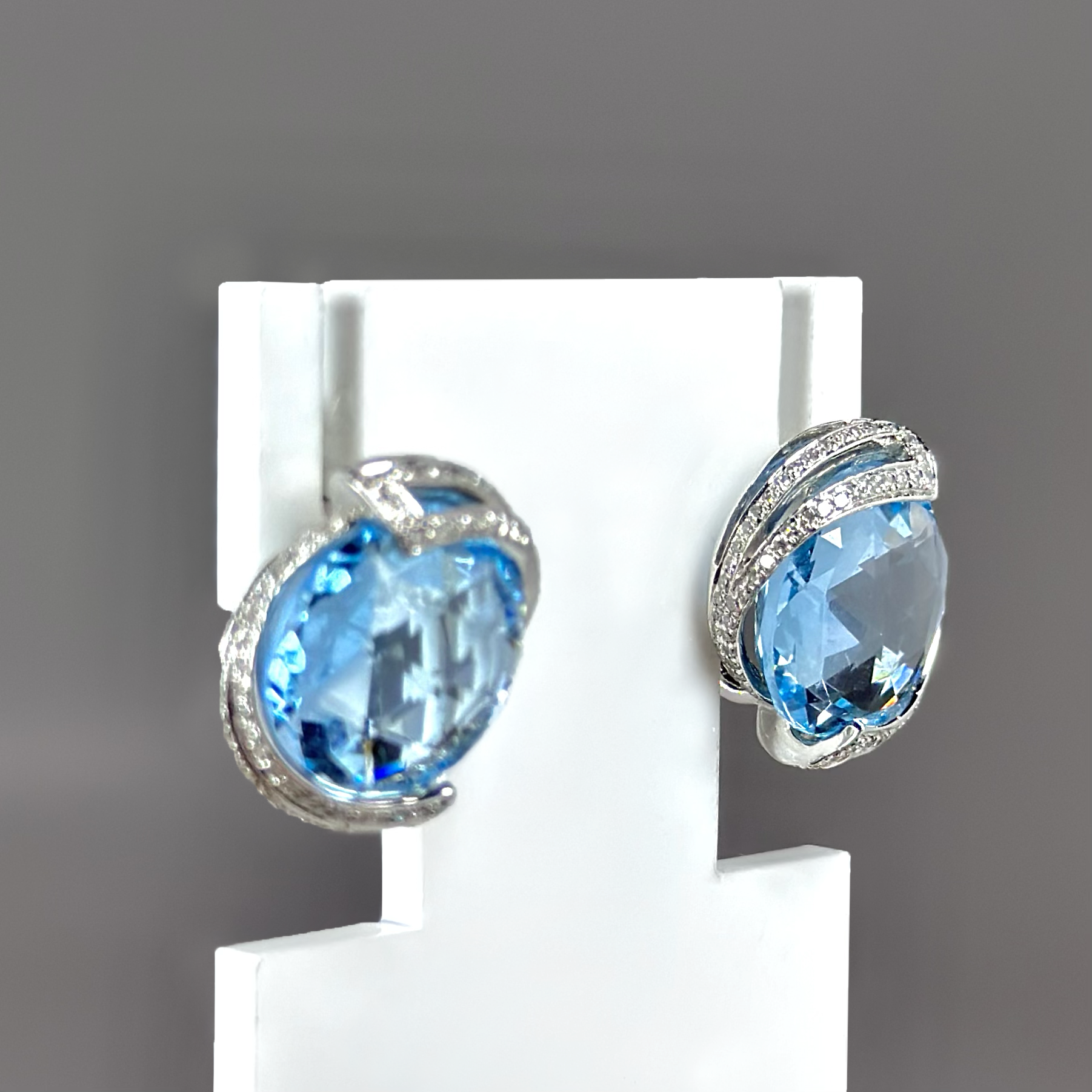 Серьги E467-DER02967BT