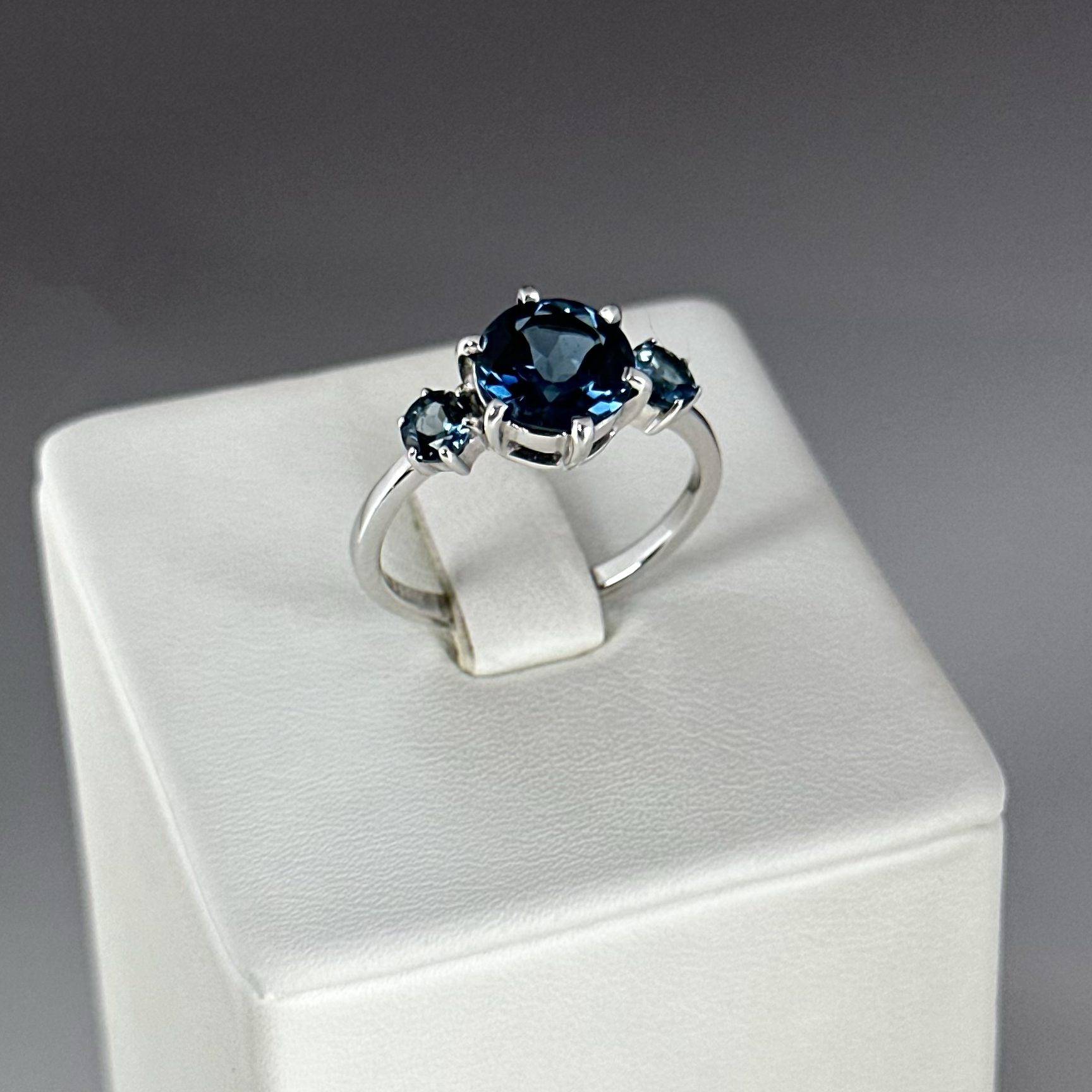 Кольцо 1643509